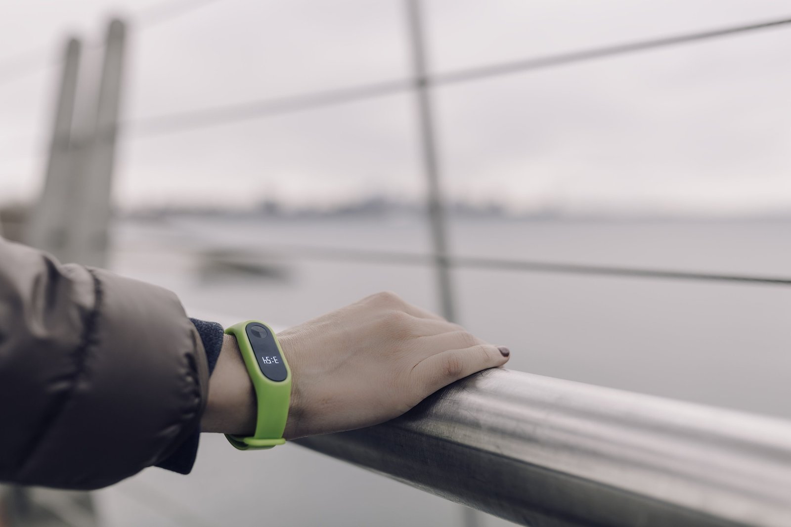 nurse using a fitbit