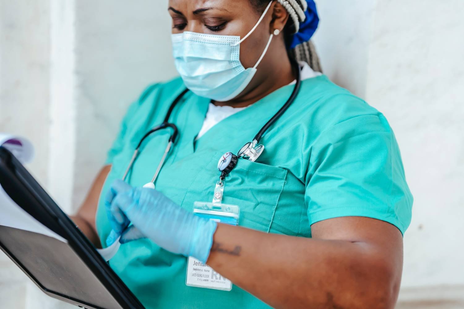 different cut nurse scrubs